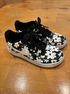 Kids Nike Black Floral Lace-Up Sneakers